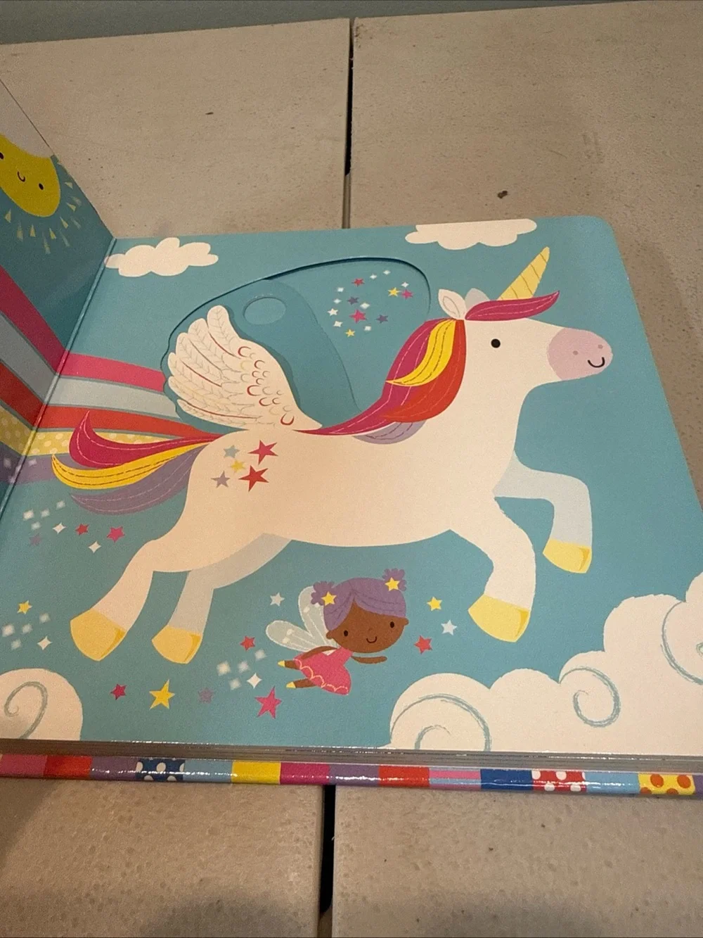 Usborne Baby’s Very First Slide and See: Unicorns – Board Book (Interactive)